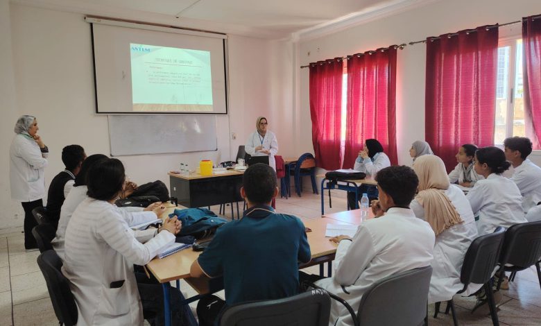 مكناس.. المعهد العالي لمهن التمريض ينظم يوماً دراسياً حول سلامة وجودة تحاقن الدم