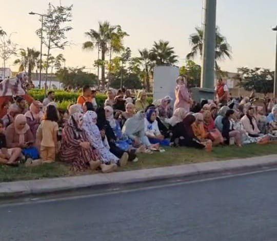إنزكان: حفلة وسط مدارة طرقية ..تصرف غريب يعرض الأرواح للخطر