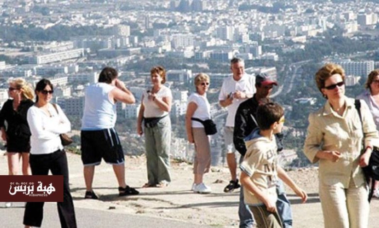 80 سائحا فرنسيا يحتجون على فندق فاخر بتغازوت بسبب “حجز زائد”