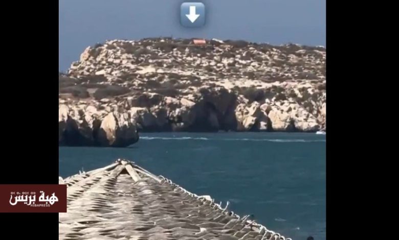 السياسي ألفيس بيريس يرفع أعلام إسبانية على جزيرة مغربية ويثير غضباً واسعاً