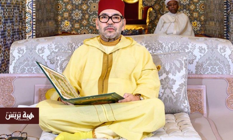 الملك يعزي أسرة الإعلامي الراحل محمد حسن الوالي