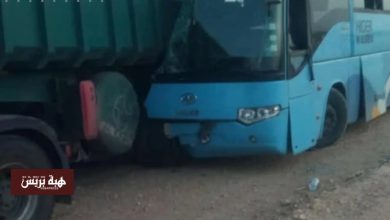 النظام العسكري يذل الجزائريين بحافلات متهالكة.. 26 مصاباً في حادث لاصطدام حافلة بشاحنة