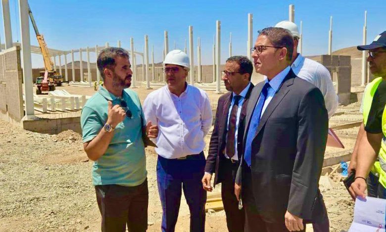 الوالي بنشيخي يتفقد الأشغال بساحة جامع الفنا وشارع علال الفاسي