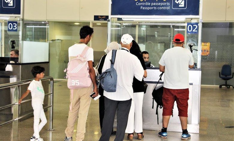 نشطاء يطالبون بفرض التأشيرة على الجزائريين بسبب تهديدات مزعومة قبيل “كان 2025”