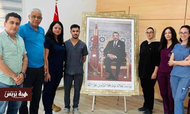 وجدة.. رئيس جامعة محمد الأول يَعْقِدُ صُلْحاً بين أستاذة بكلية الطب وطبيب داخلي